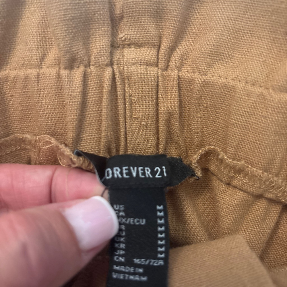 Forever 21 Caramel Brown Cropped Pants w/Elastic Waist/Belt - Size M - Picture 3 of 7
